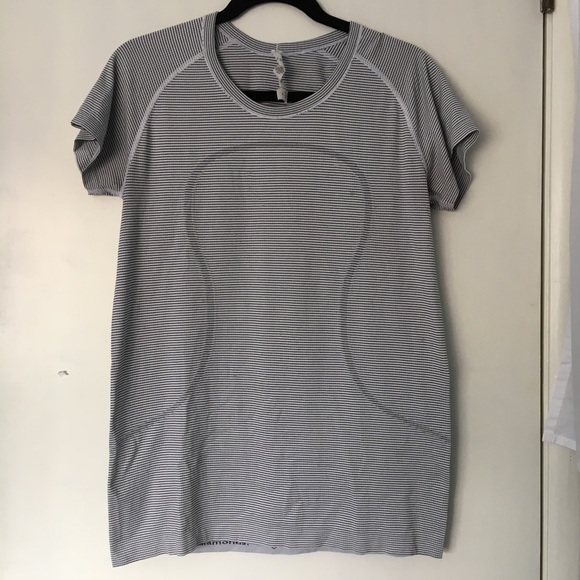 lululemon athletica Tops - Lululemon Swiftly top